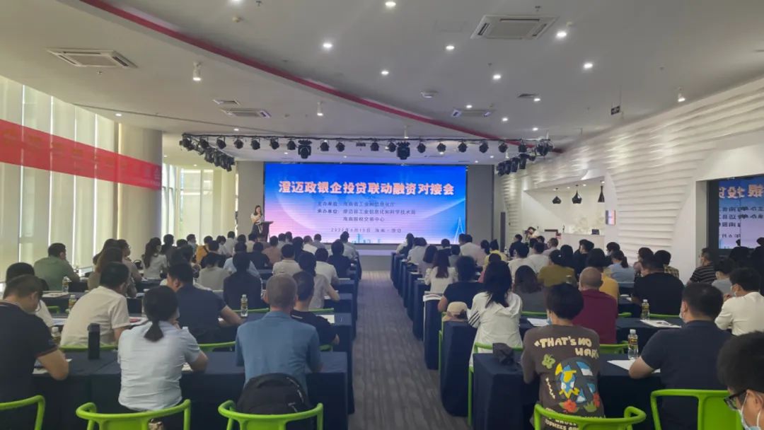  新機(jī)銷(xiāo)售現(xiàn)場(chǎng)